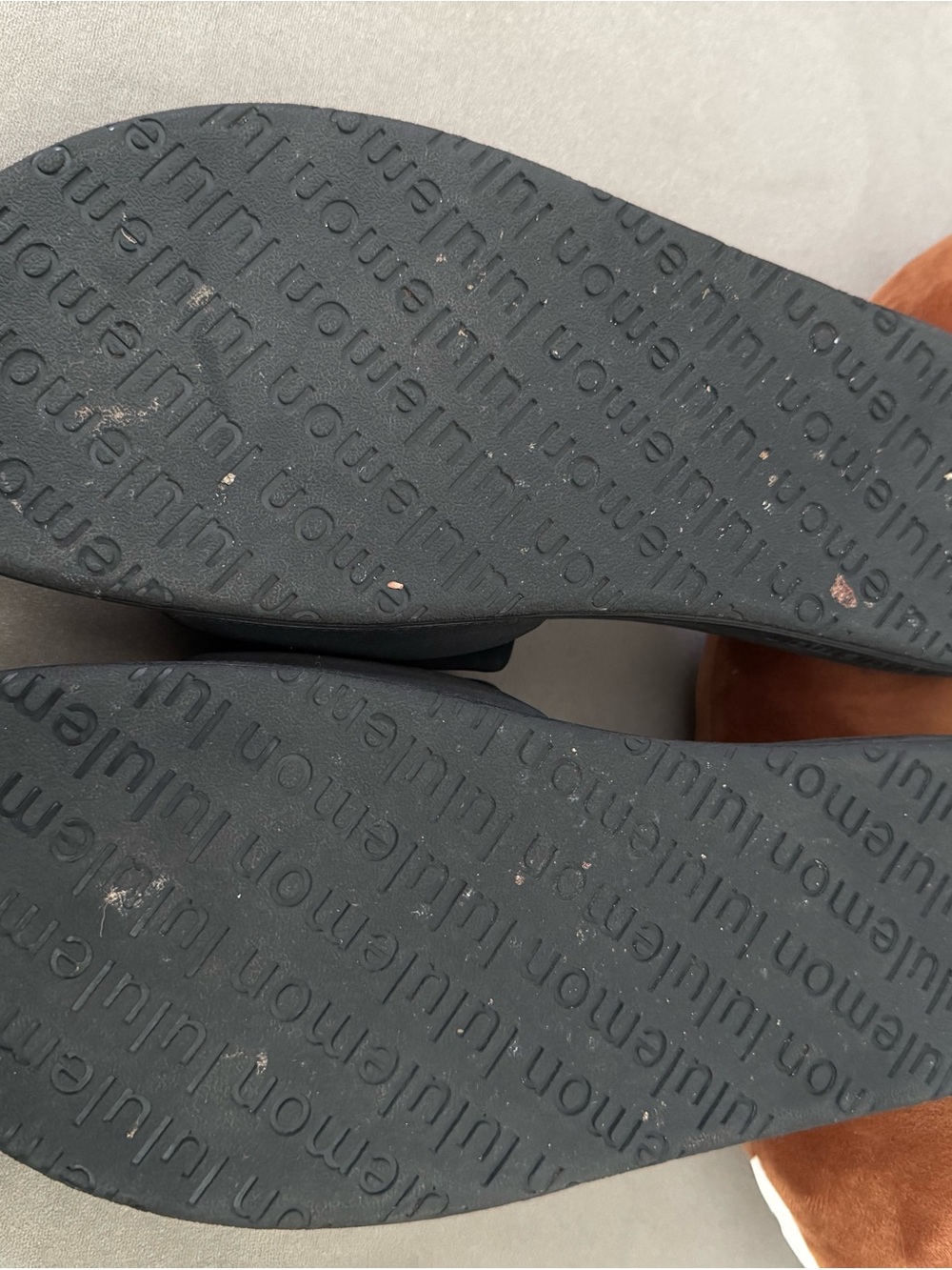 Men's Lululemon Black Slide Sandals - Wide Strap Minimal Slides - Picture 2 of 4